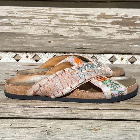 Free People Wildflowers Crossband Sandals Patched Kantha Women’s Size 9.5 - Picture 4 of 8